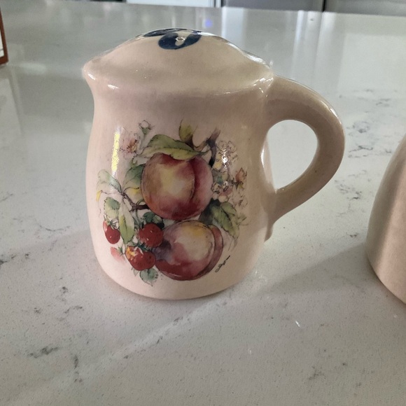 Signed Casey Pottery Marshall, TX USA Salt & Pepper Shakers w/Fruit,Great Shape - Picture 6 of 12